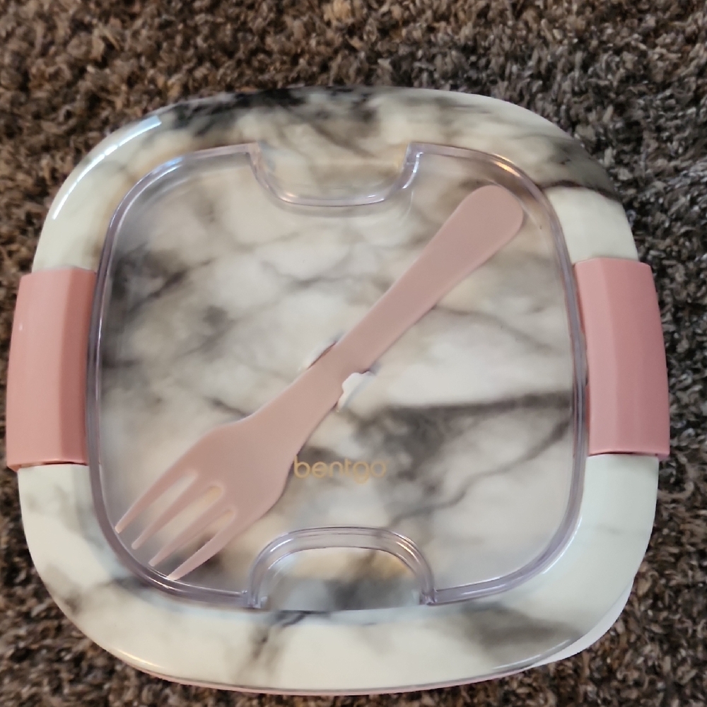 Bento Marble Design Salad Container with Pink Fork